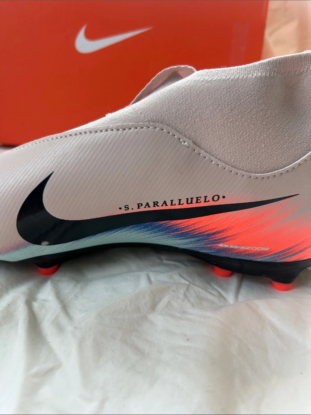 Nike JR Superfly 10 Academy Cleats Boys Size 5.5 NWT/NIB